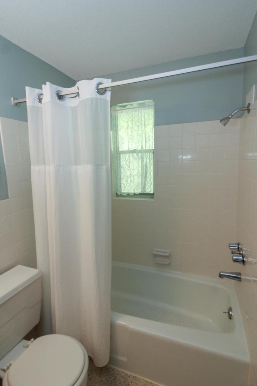 הולמס ביץ' Bamboo Apartments מראה חיצוני תמונה